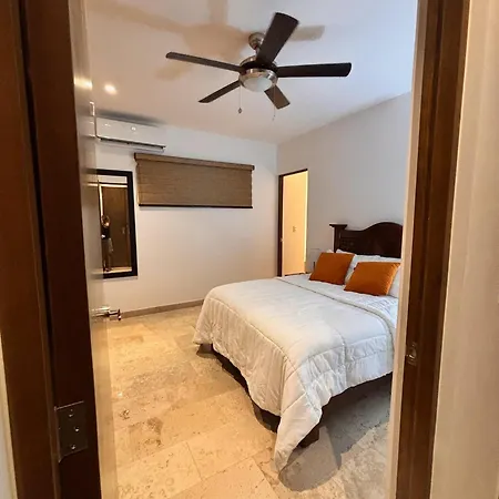 Modern 2Br Condo 1 Block From 5Th Ave Wt Pool, Gym N Fast Wifi